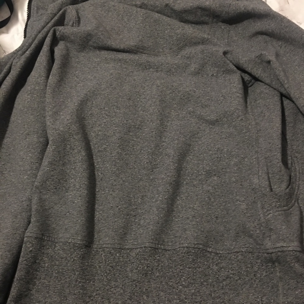 Lululemon - Picture 4 of 5